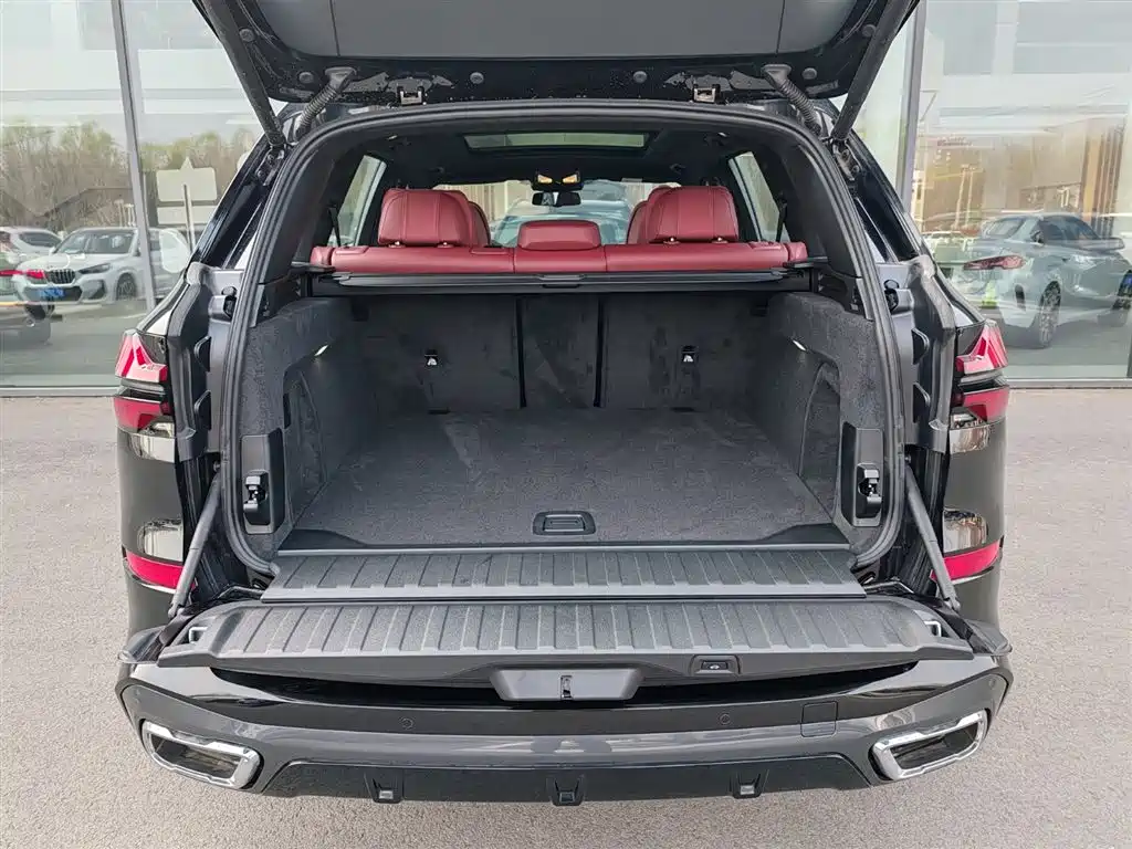 BMW X5 2025 Model xDrive 40Li Exclusive M Sport Blackout Package фото 9