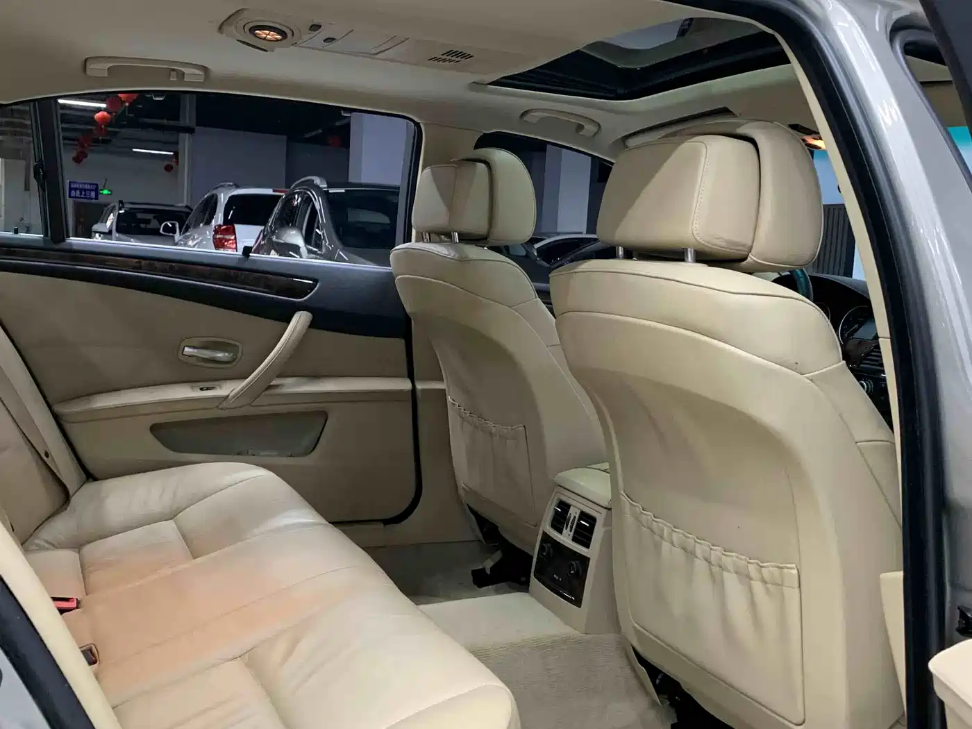 BMW 5 Series 2010 520Li Leading фото 13