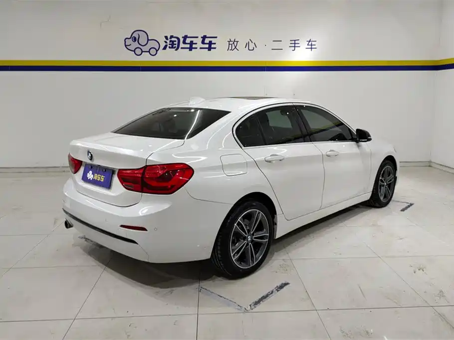 BMW 1 Series 2018 Facelift 118i Sport фото 3