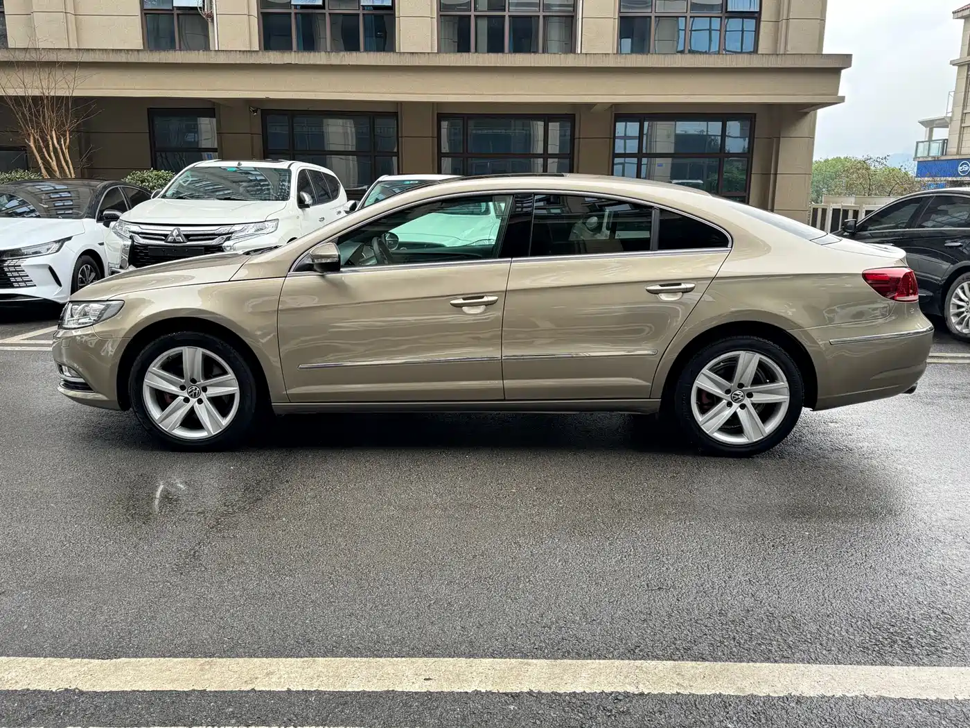 Volkswagen FAW-Volkswagen CC 2015 1.8TSI Premium фото 4