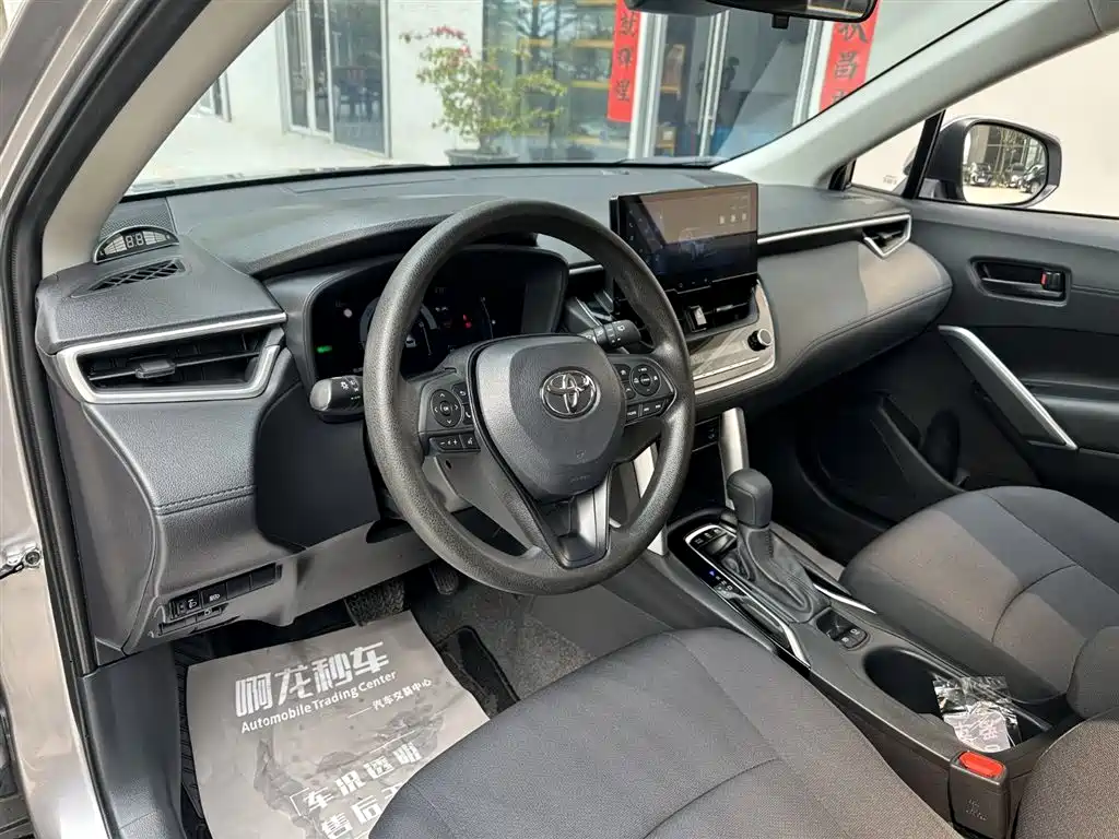 Toyota Corolla Cross 2024 2.0L Smart Hybrid Dual Engine Pioneer Edition фото 11