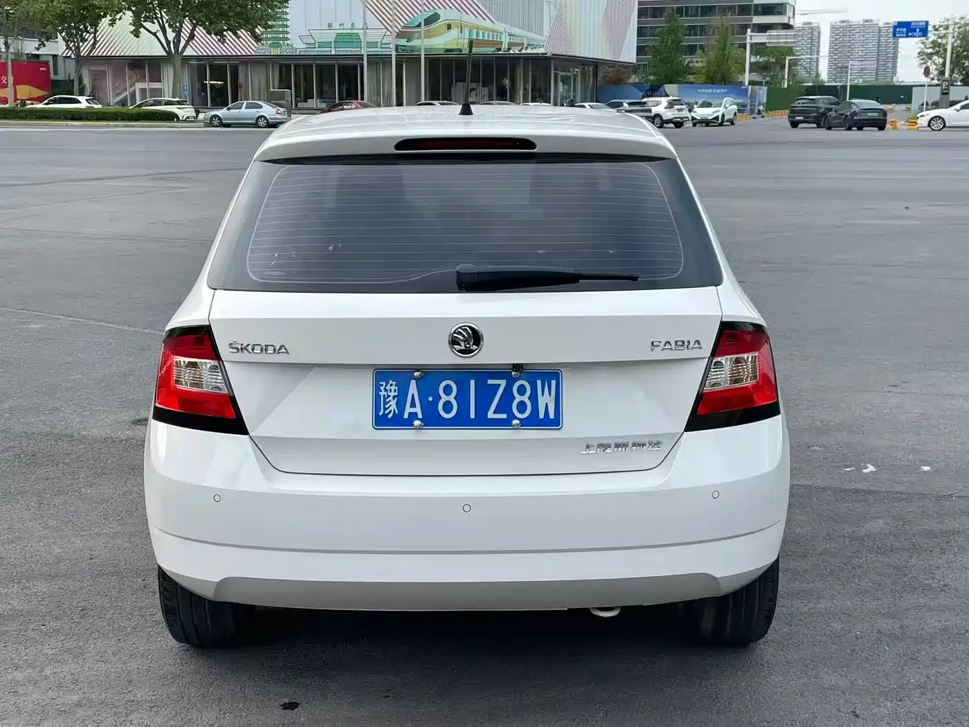 Škoda Fabia 2017 1.4L Auto Car Enjoy Edition фото 4