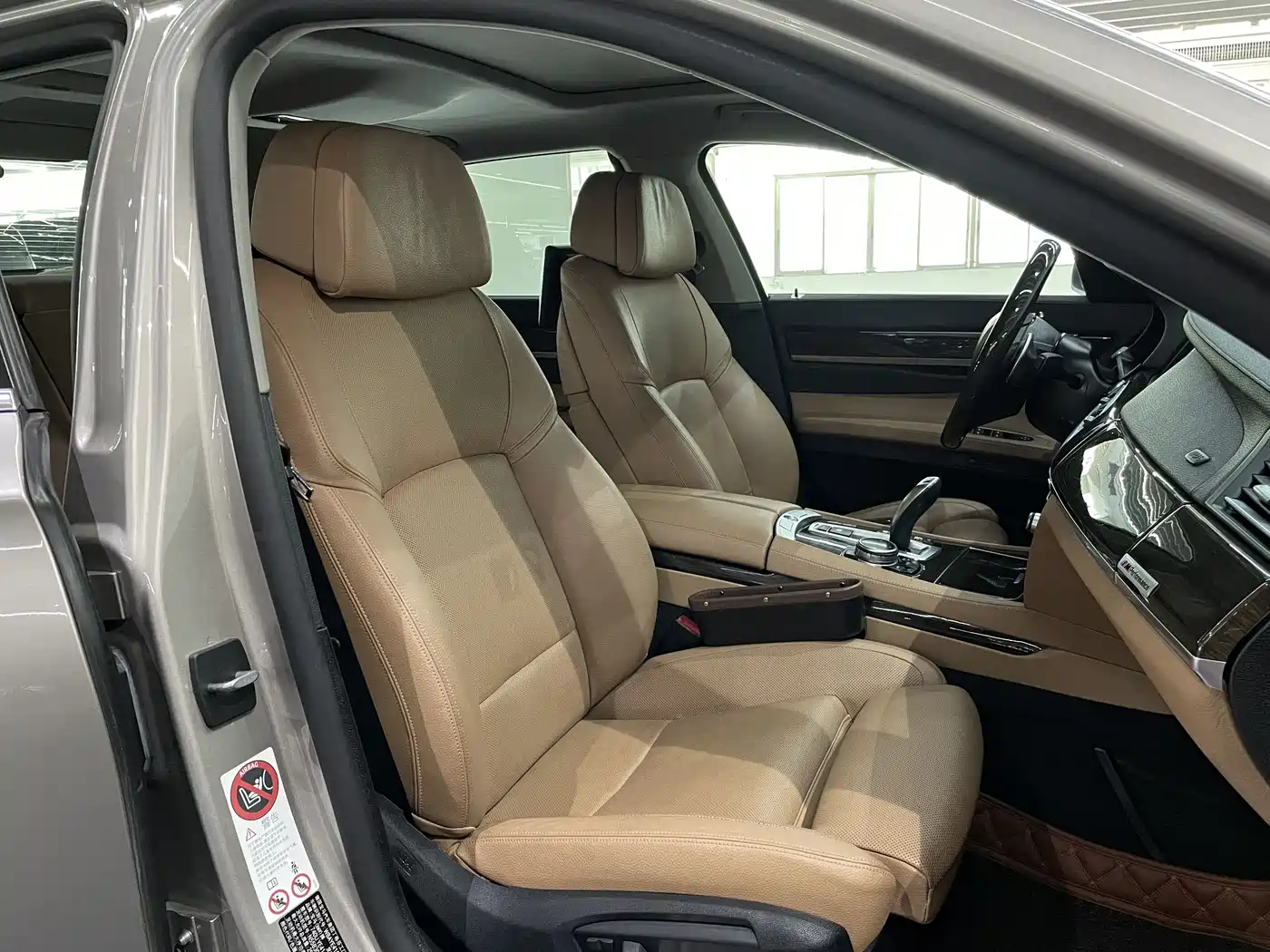 BMW 7 Series 2013 Model 740Li Leading фото 14