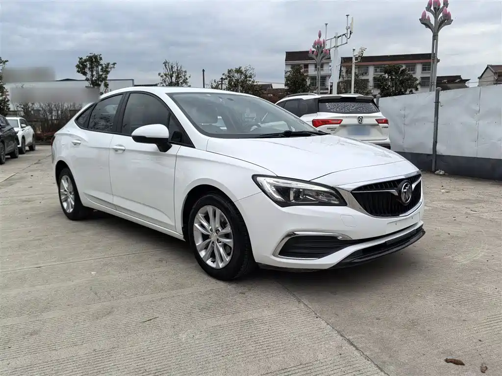 Buick Verano 2018 Sedan 20T Dual Clutch Leading фото 9