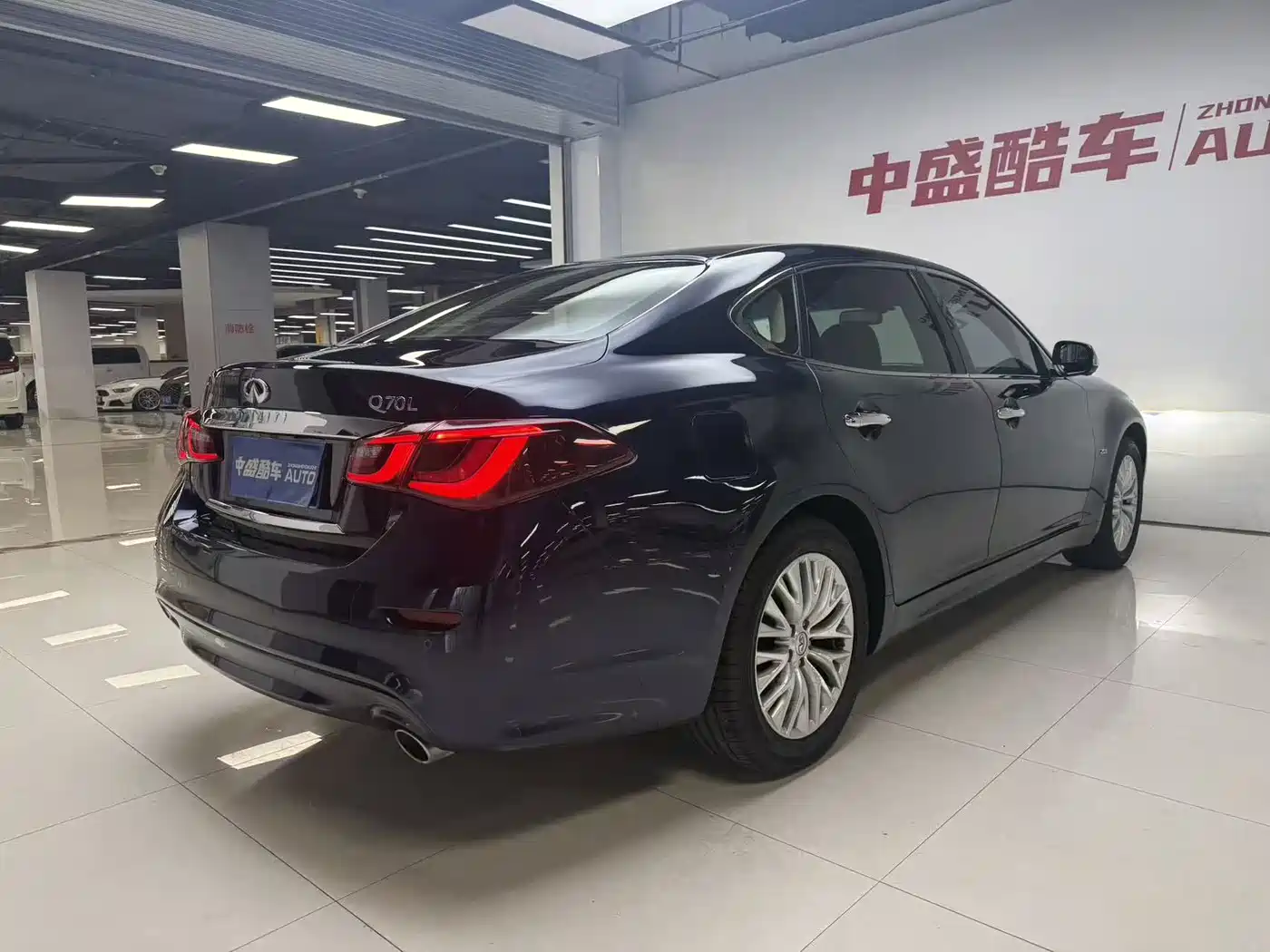 Infiniti Q70 2019 Q70L 2.0T Elite Edition PLUS фото 12