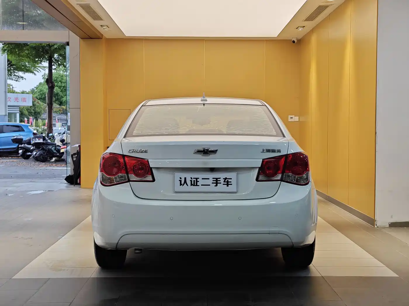 Chevrolet Cruze 2013 Model 1.8L SE AT фото 27