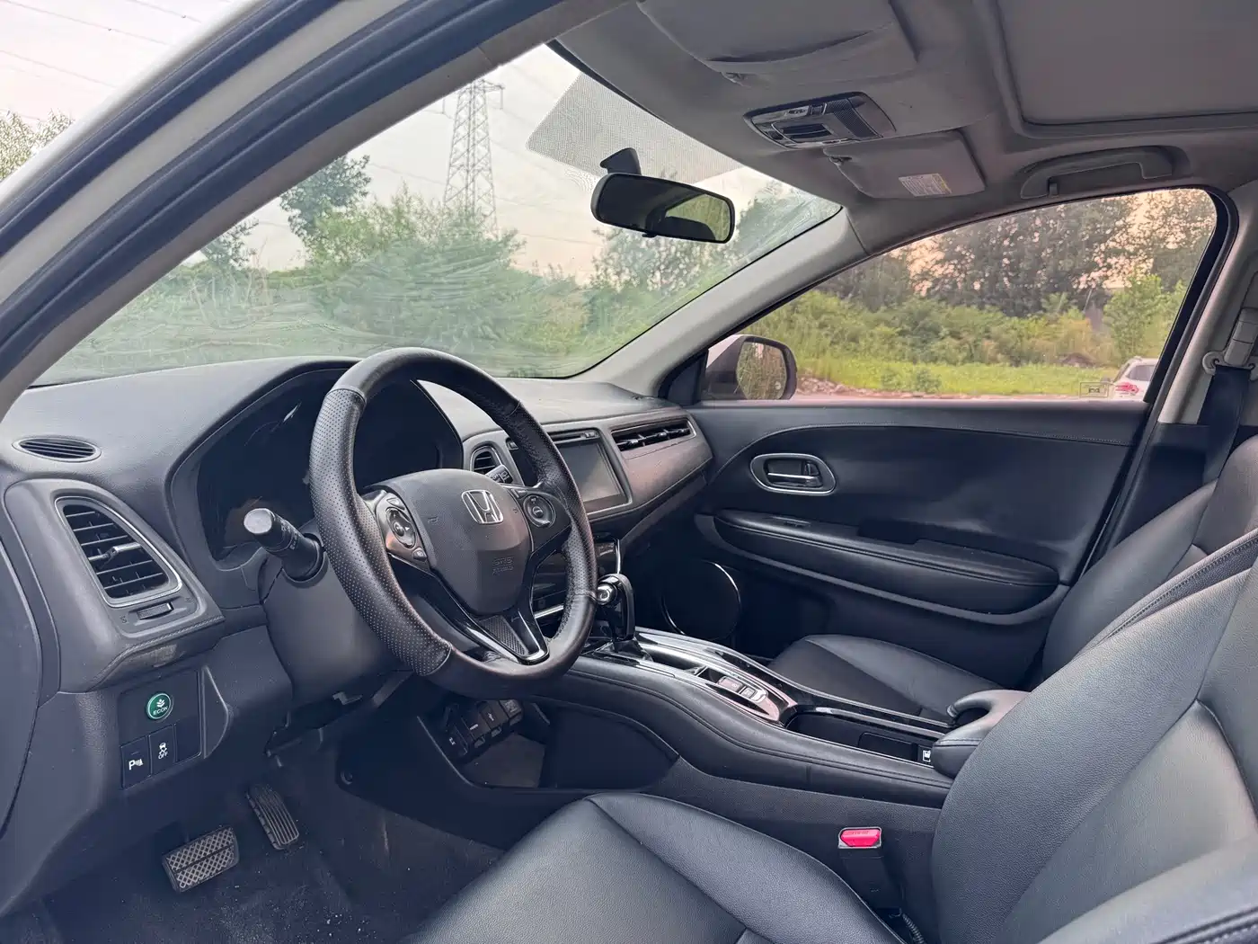 Honda Vezel 2015 2015 1.8L CVT FWD Luxury