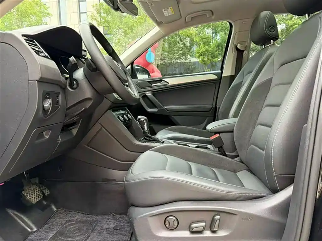 Volkswagen Tiguan L 2019 330TSI Auto 2WD Smart Luxury Edition China V фото 11