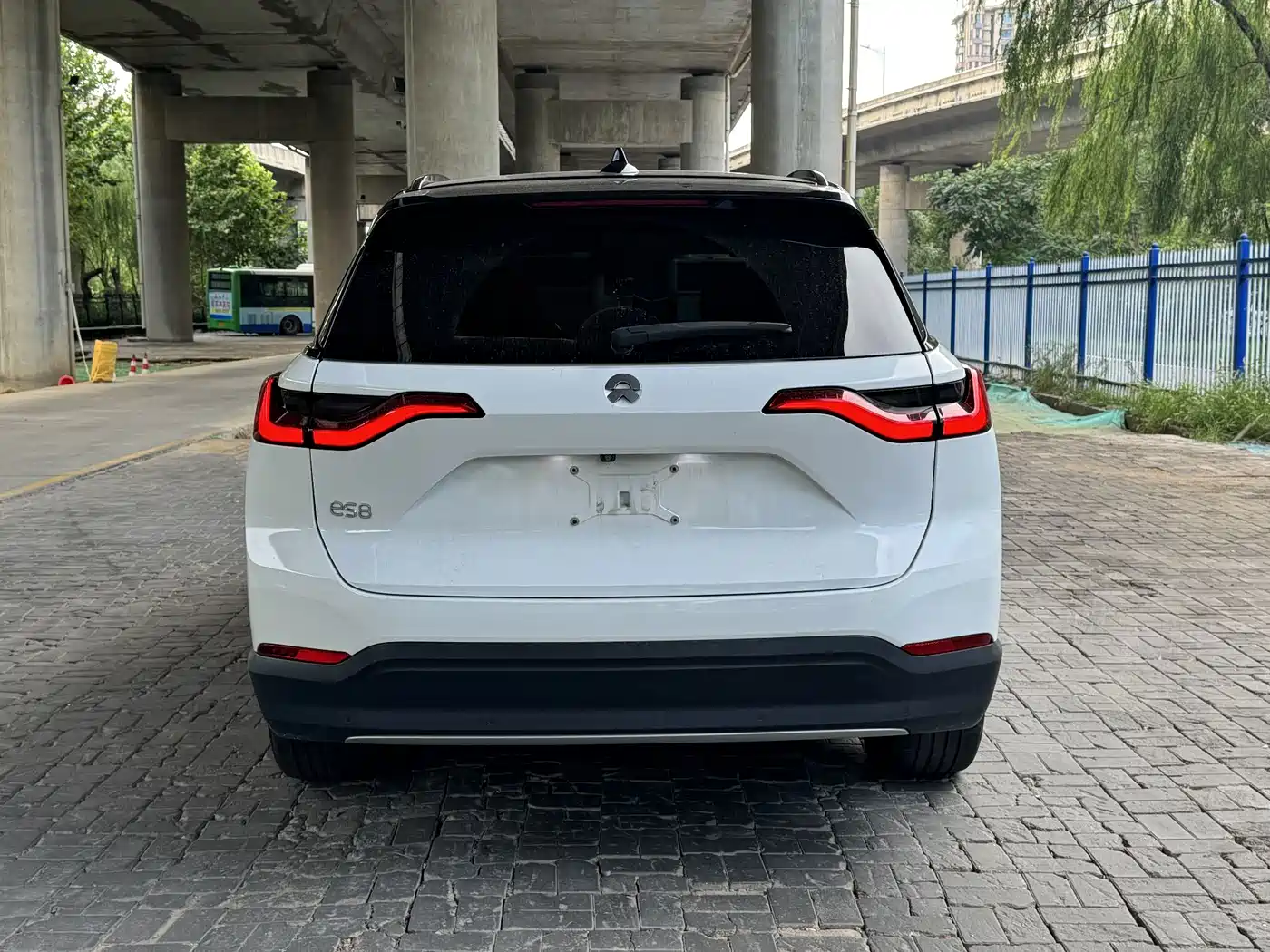 NIO ES8 2019 2018 425KM Base Edition 7-Seater