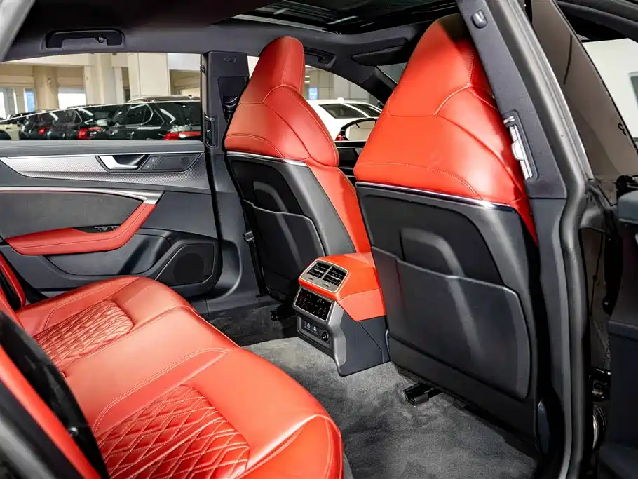 Audi A7L 2024 45 TFSI quattro Black Warrior Edition фото 23
