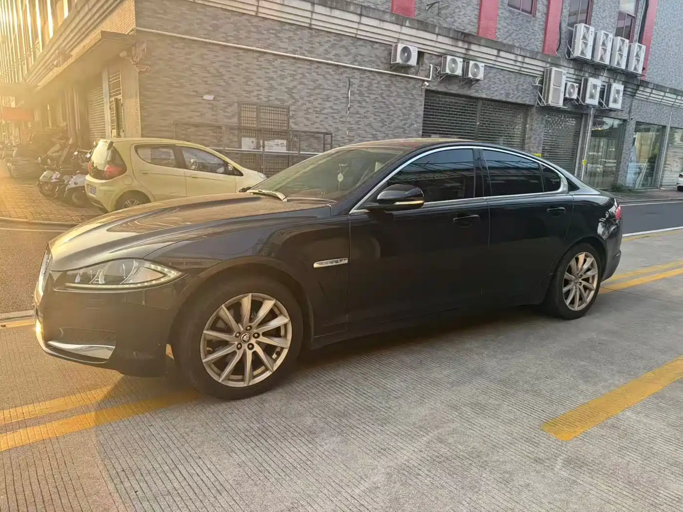 Jaguar XF 2012 2012 XF 3.0L V6 London Limited Edition