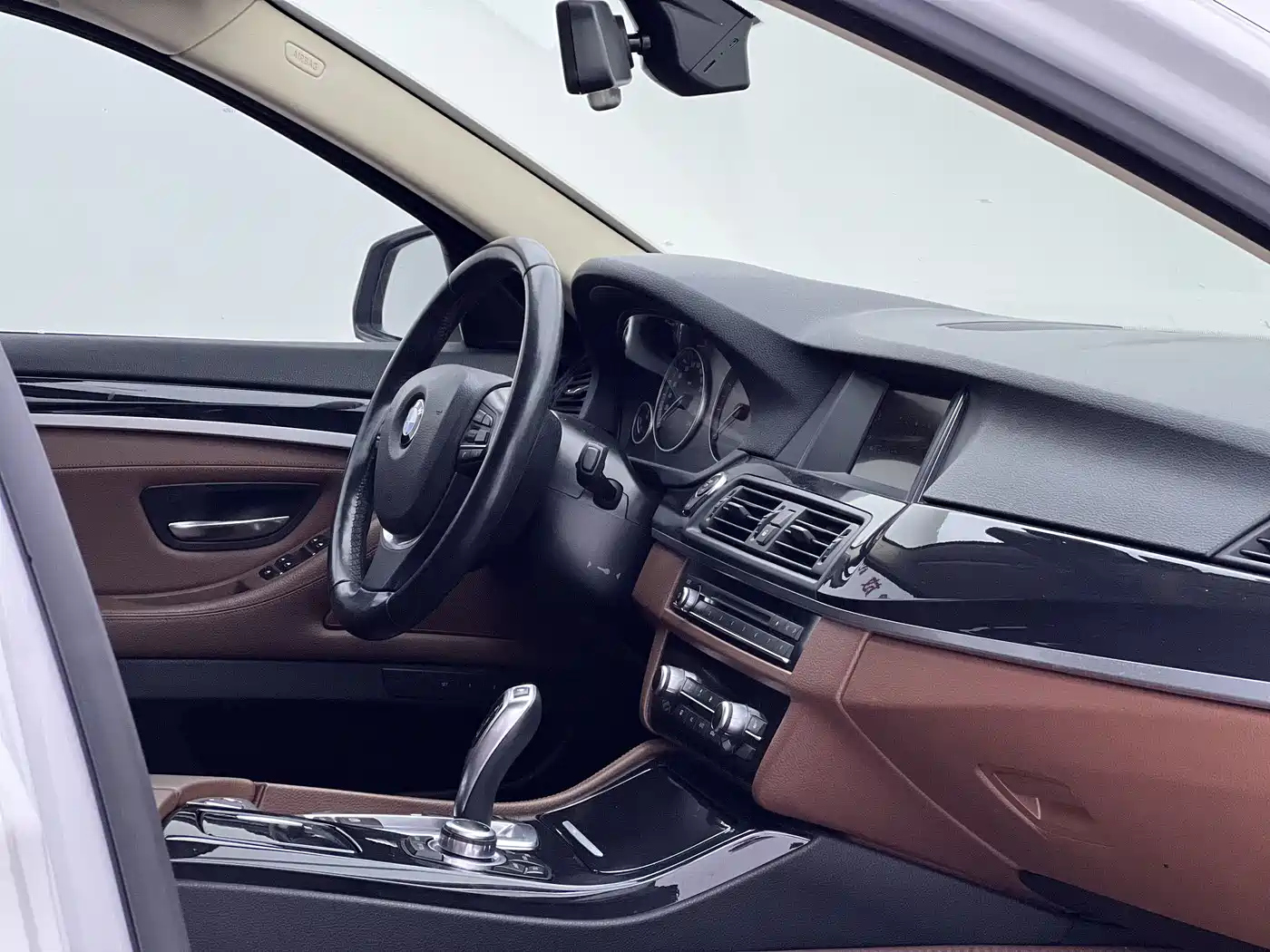 BMW 5 Series 2017 520Li Classic Edition фото 10