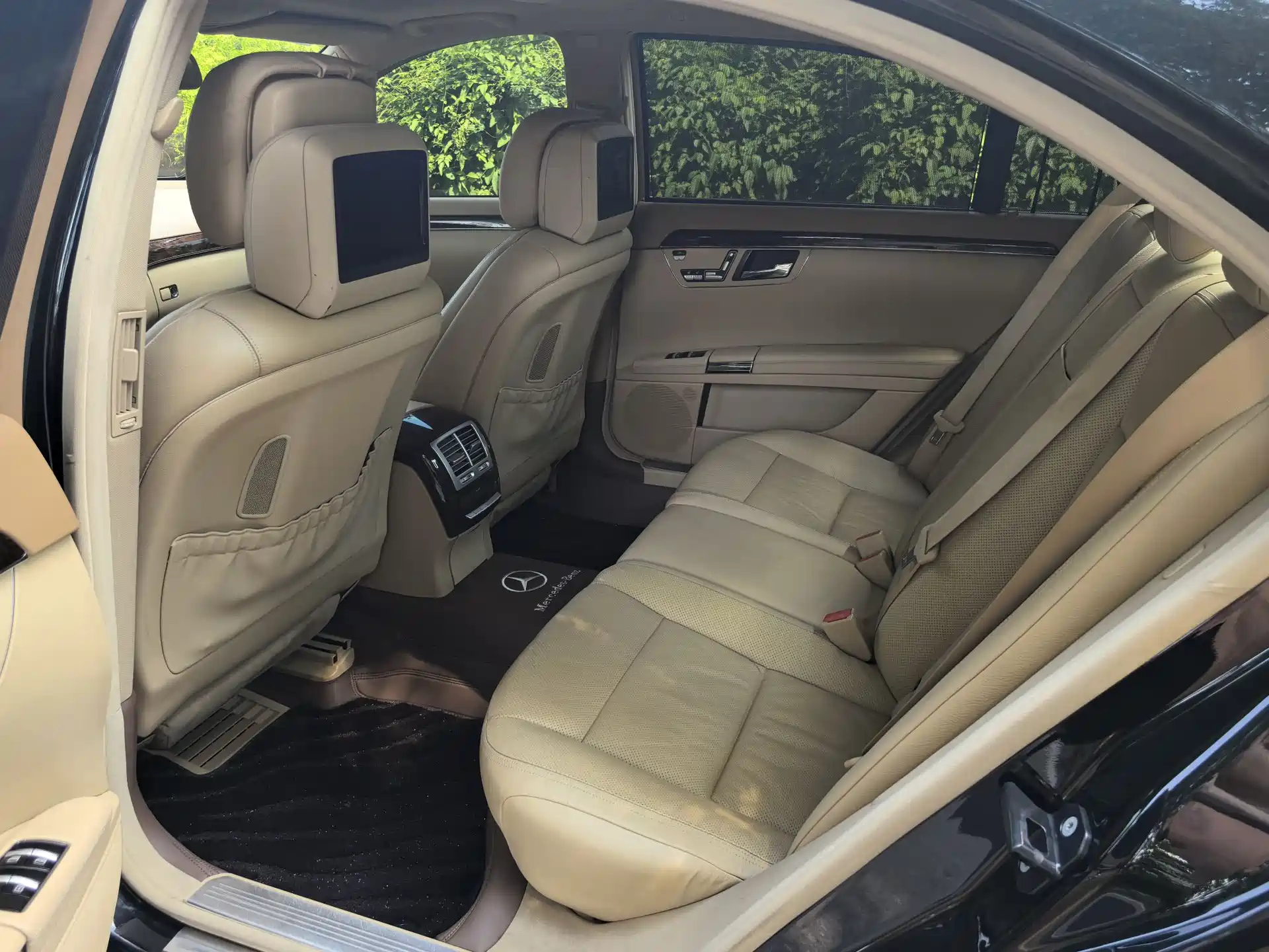 صورة 8 - Mercedes-Benz S-Class