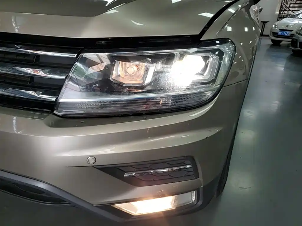 Volkswagen Tiguan L 2017 330TSI Automatic 2WD Comfort Edition фото 24