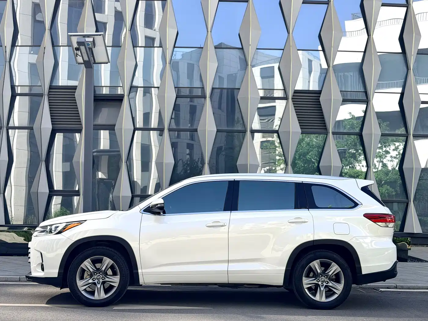 Toyota Highlander 2018 2.0T 4WD Luxury 7-seater (China V) фото 3
