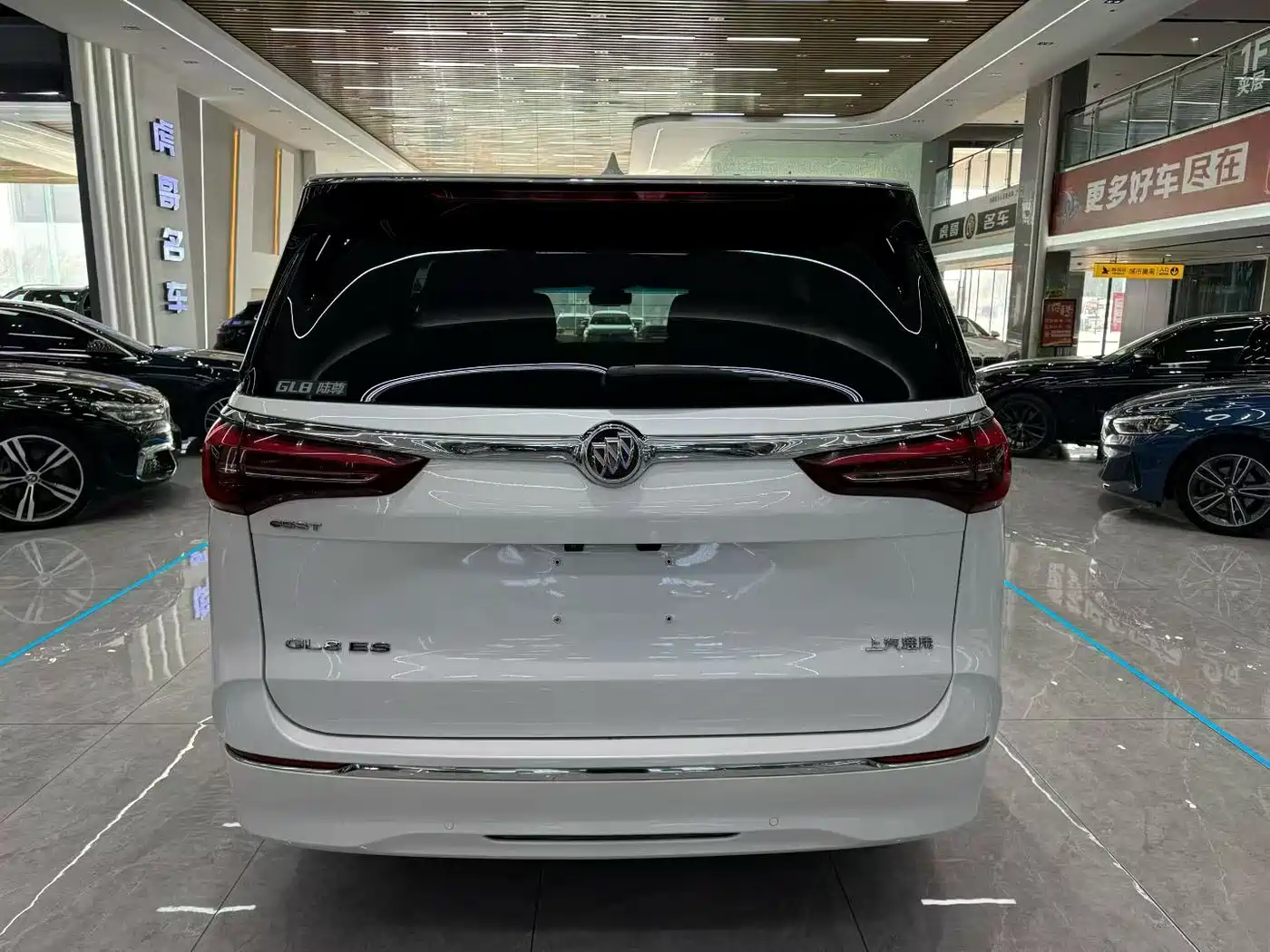 Buick GL8 2021 ES Landlord 653T Luxury фото 8