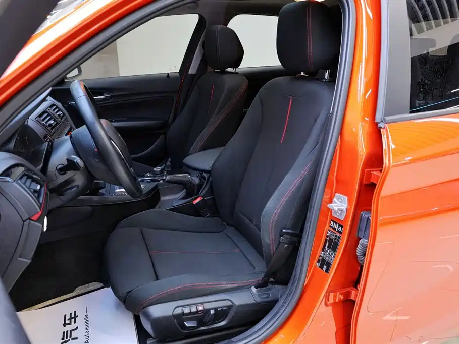 BMW 1 Series (Import) 2013 Facelift 118i Sport Model фото 25