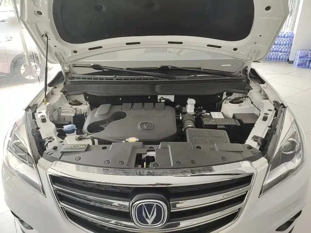 Фото 20 - Changan CS35