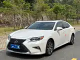 Фото 1 - Lexus ES