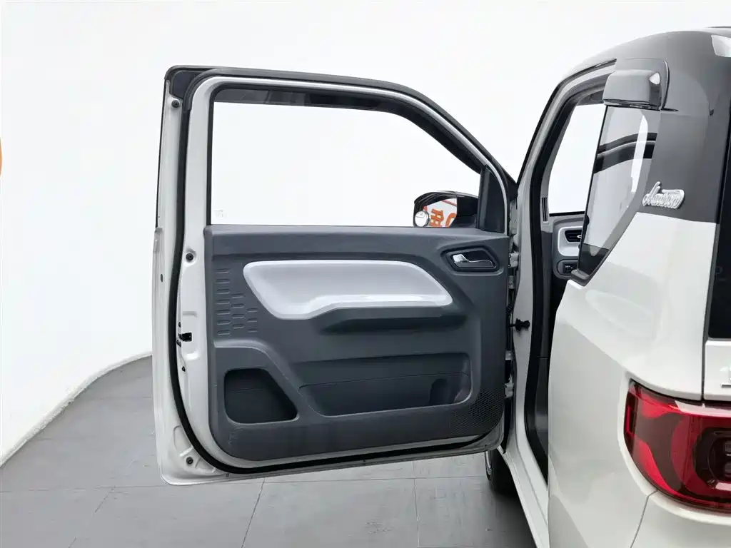 WULING AUTOMOBILE HONGGUANG MINIEV