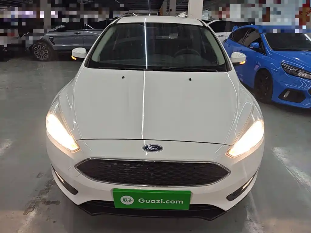 Фото 3 - Ford Focus