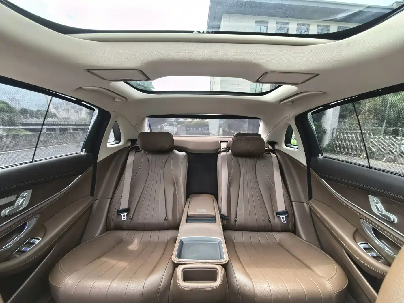 Mercedes-Benz E-Class 2021 E 300 L Luxury фото 12