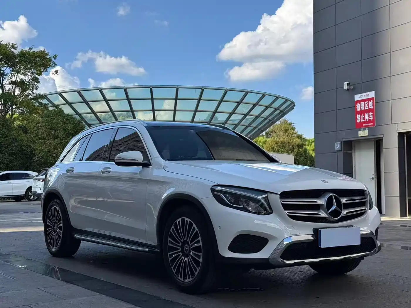 Фото 3 - Mercedes-Benz GLC