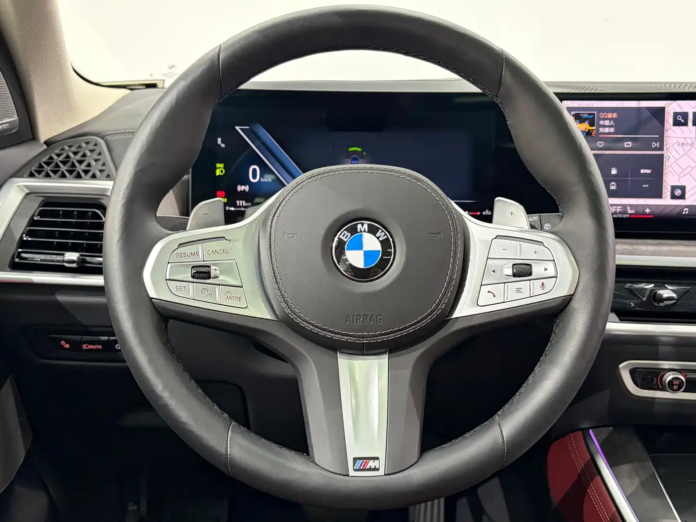 BMW X5 2025 Model xDrive 30Li Exclusive M Sport Blackout Package фото 10