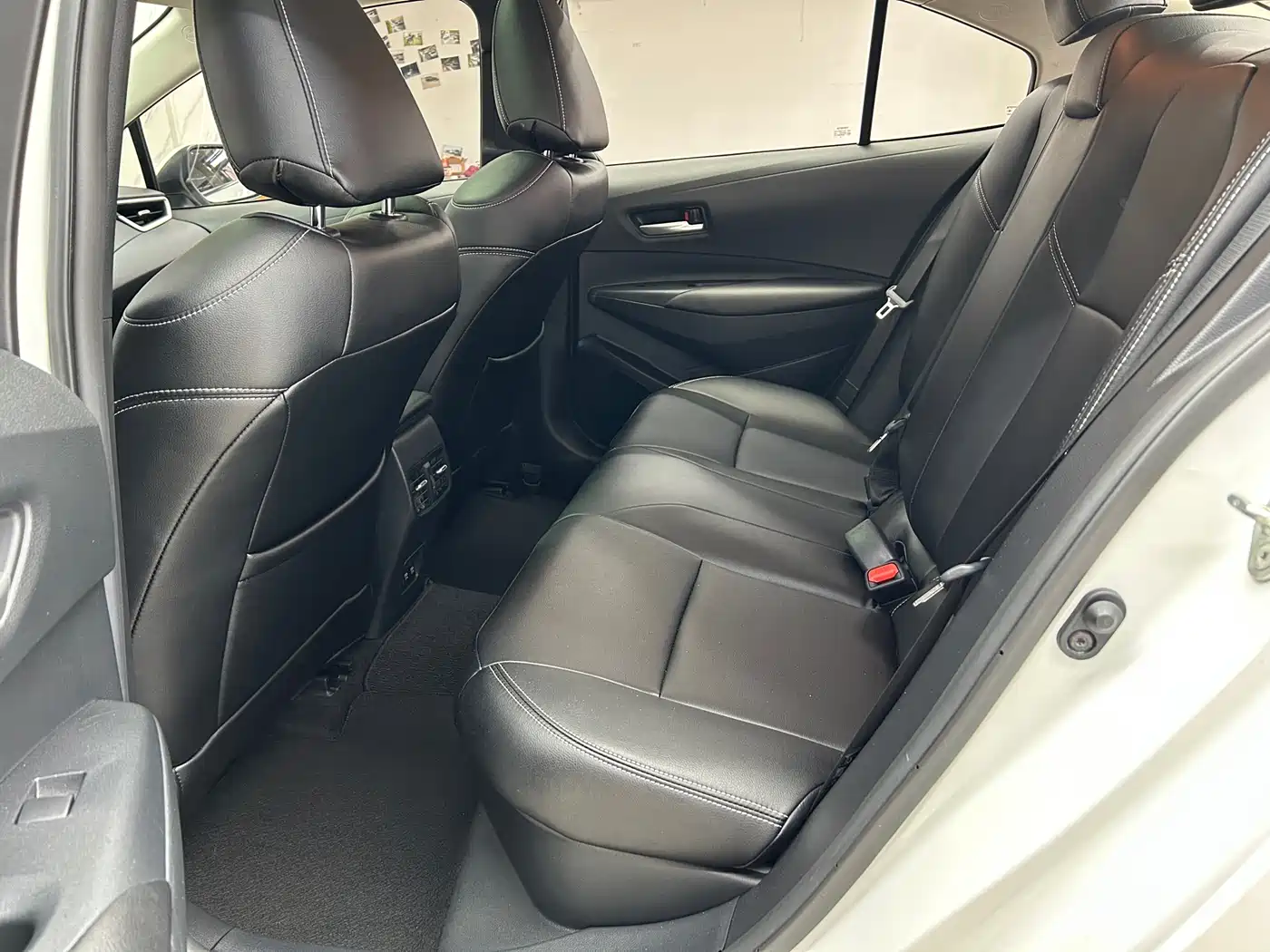  Toyota Corolla 2022 Hybrid 1.8L E-CVT Pioneer Edition 9