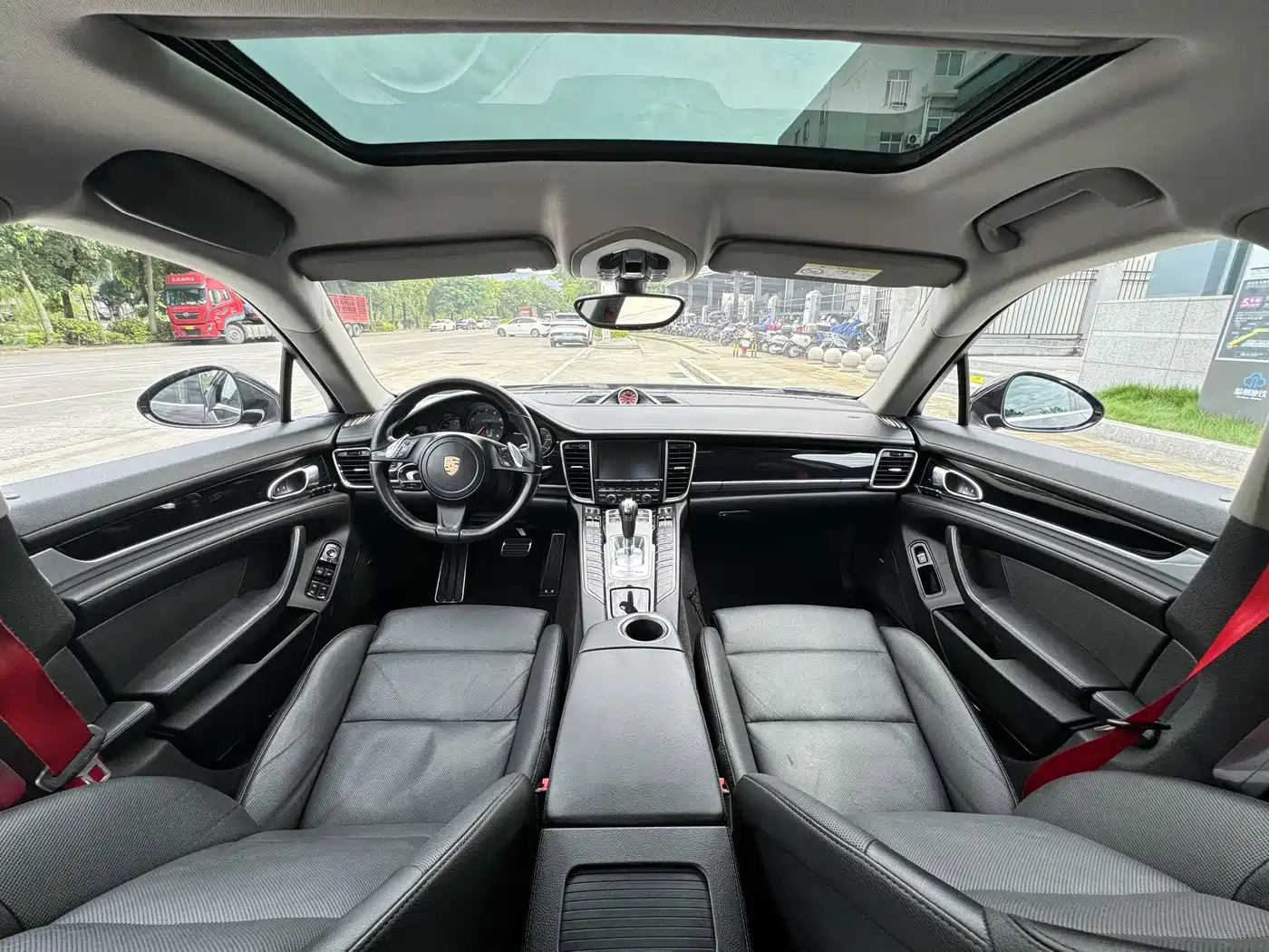 Фото 4 - Porsche Panamera