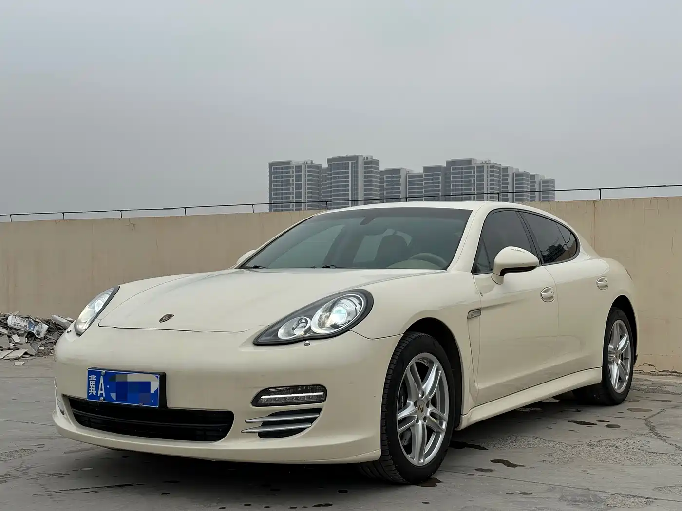 Porsche Panamera 2013 Panamera 4 Platinum Edition 3.6L