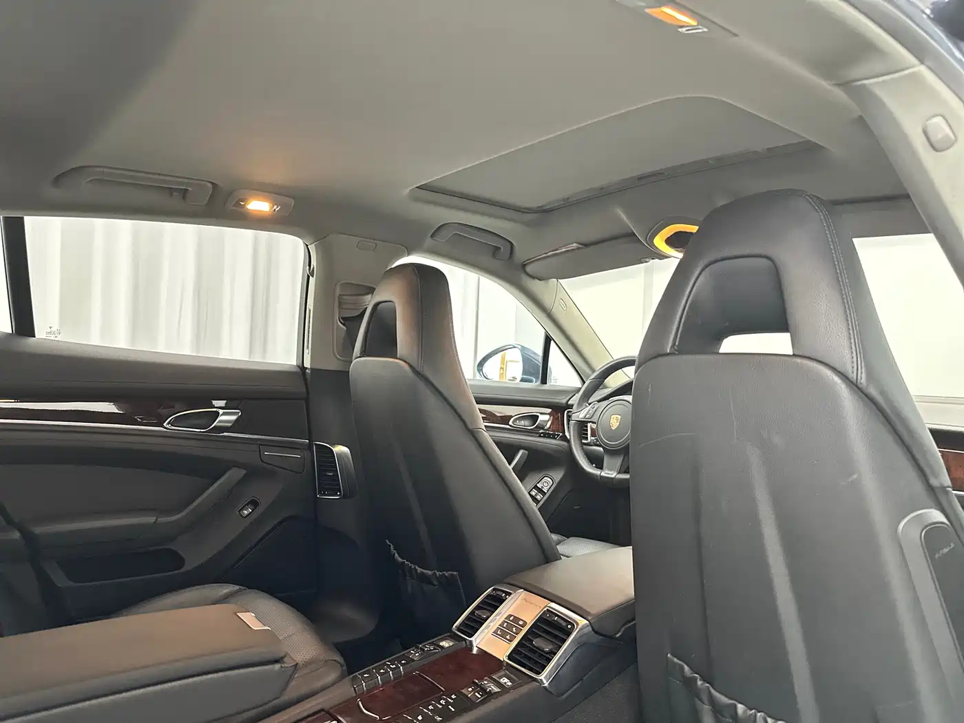 Porsche Panamera 2010 Model Panamera S 4.8L фото 36
