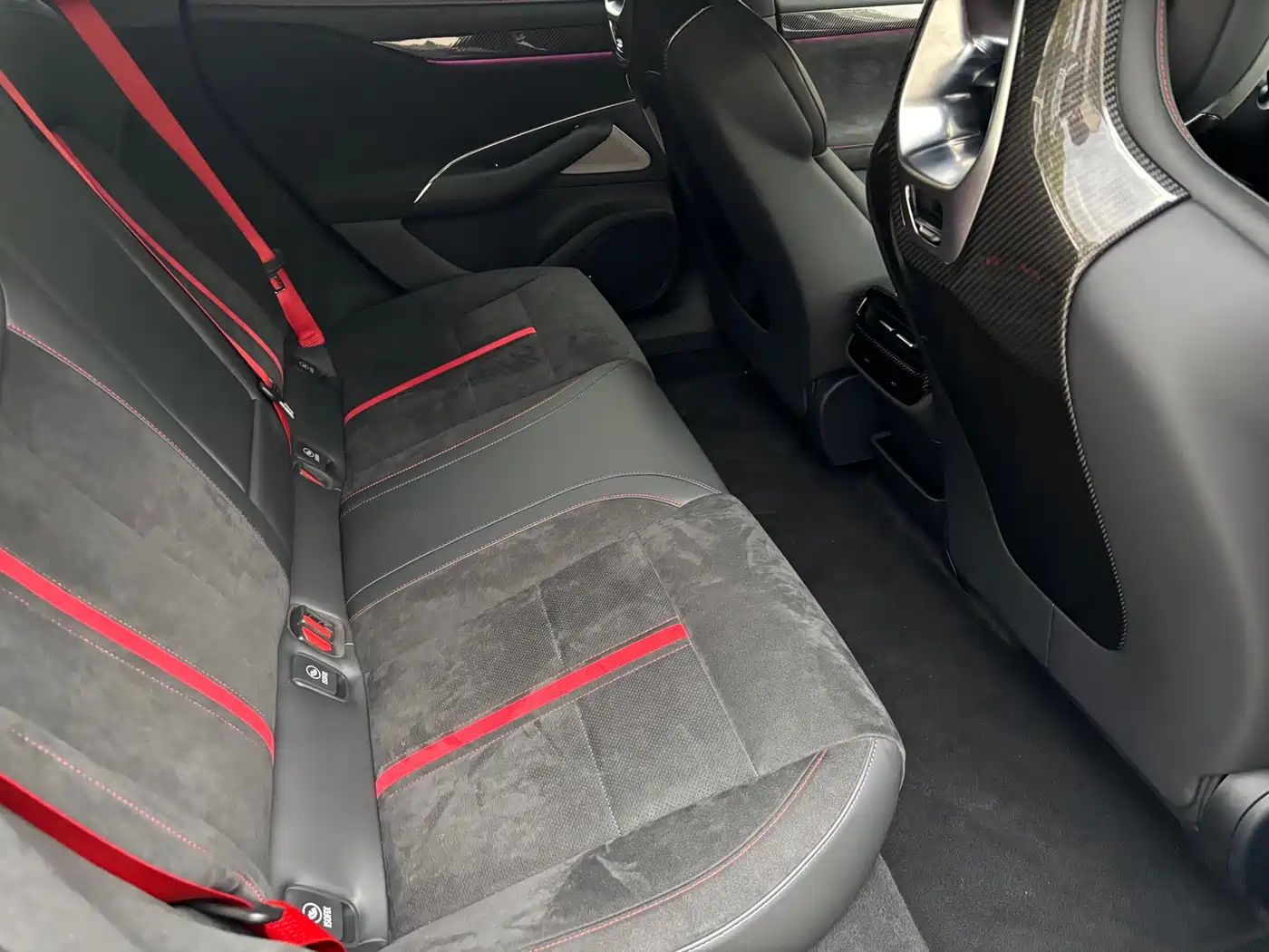 XIAOMI CAR XIAOMI SU7 ULTRA