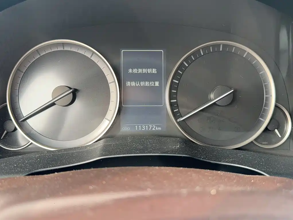 Фото 5 - Lexus ES