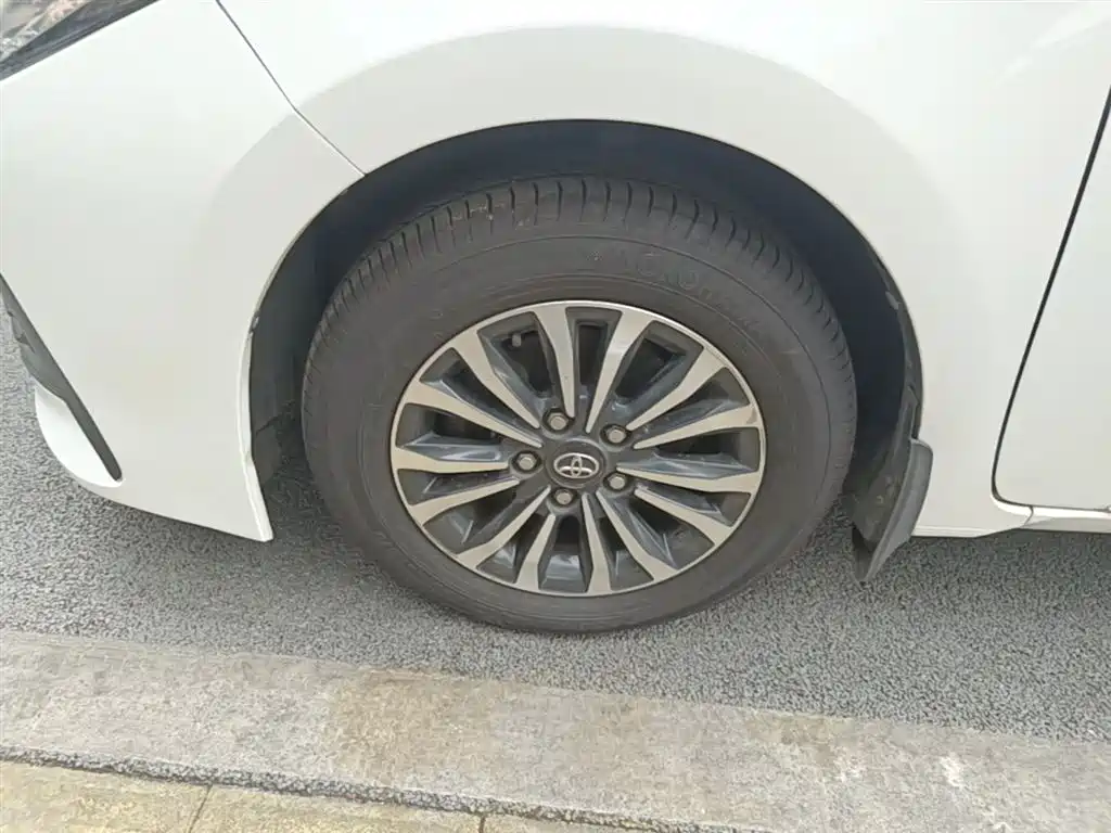 Toyota Corolla 2017 Facelift 1.2T S-CVT GL-i фото 23