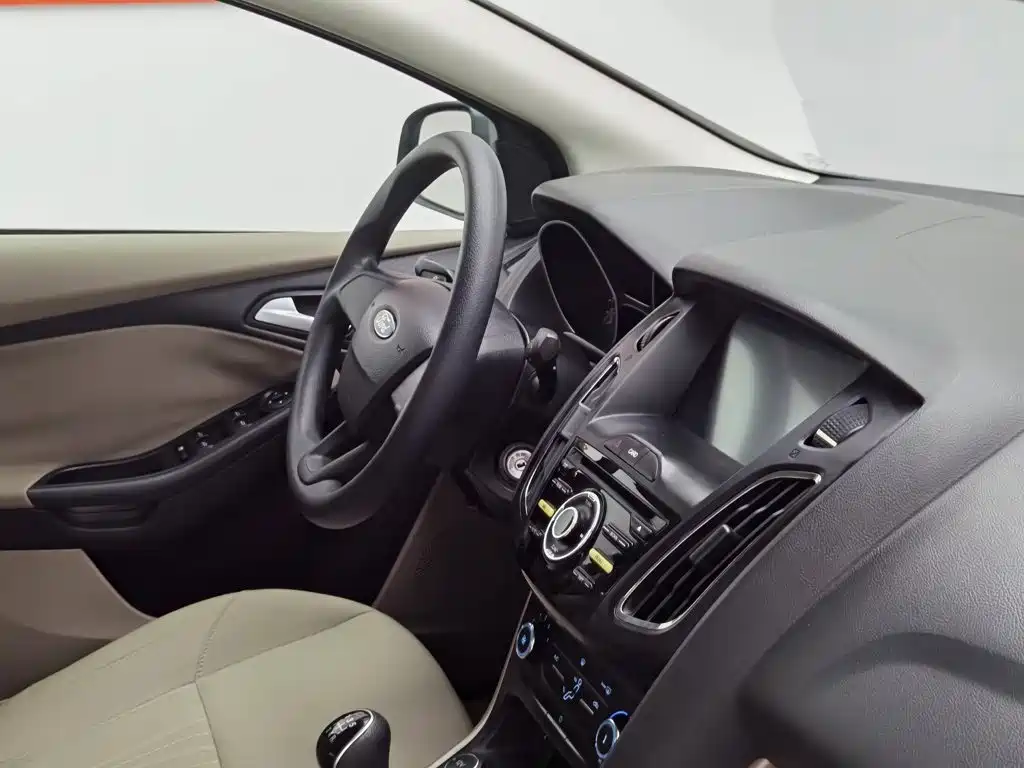 Фото 22 - Ford Focus