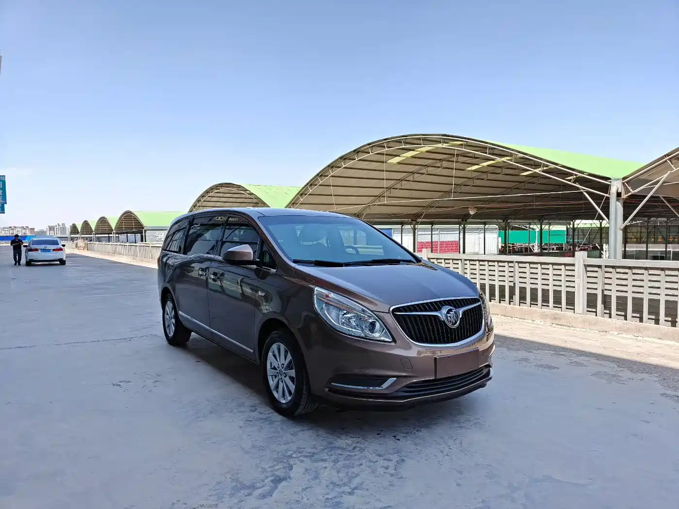 Buick GL8 2018 28T Luxury Model China VI фото 3