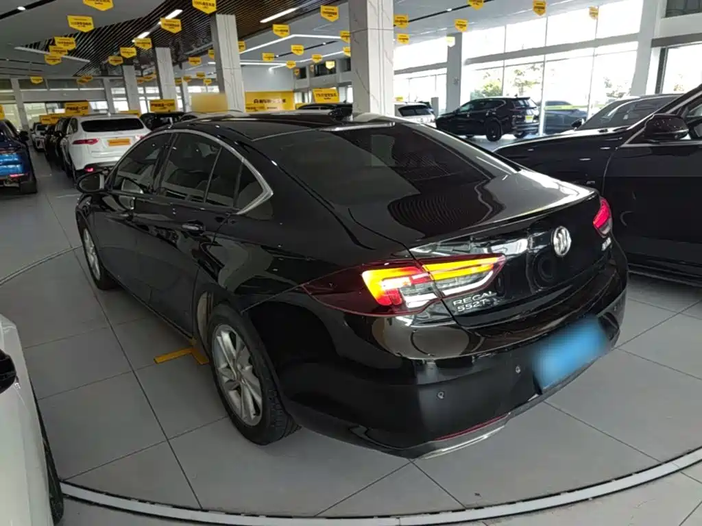 Photo 5 - Buick Regal