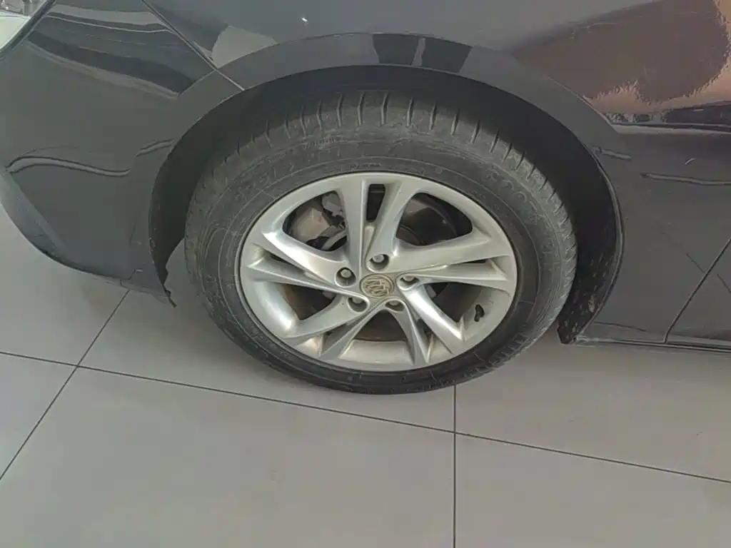 Photo 23 - Buick Regal