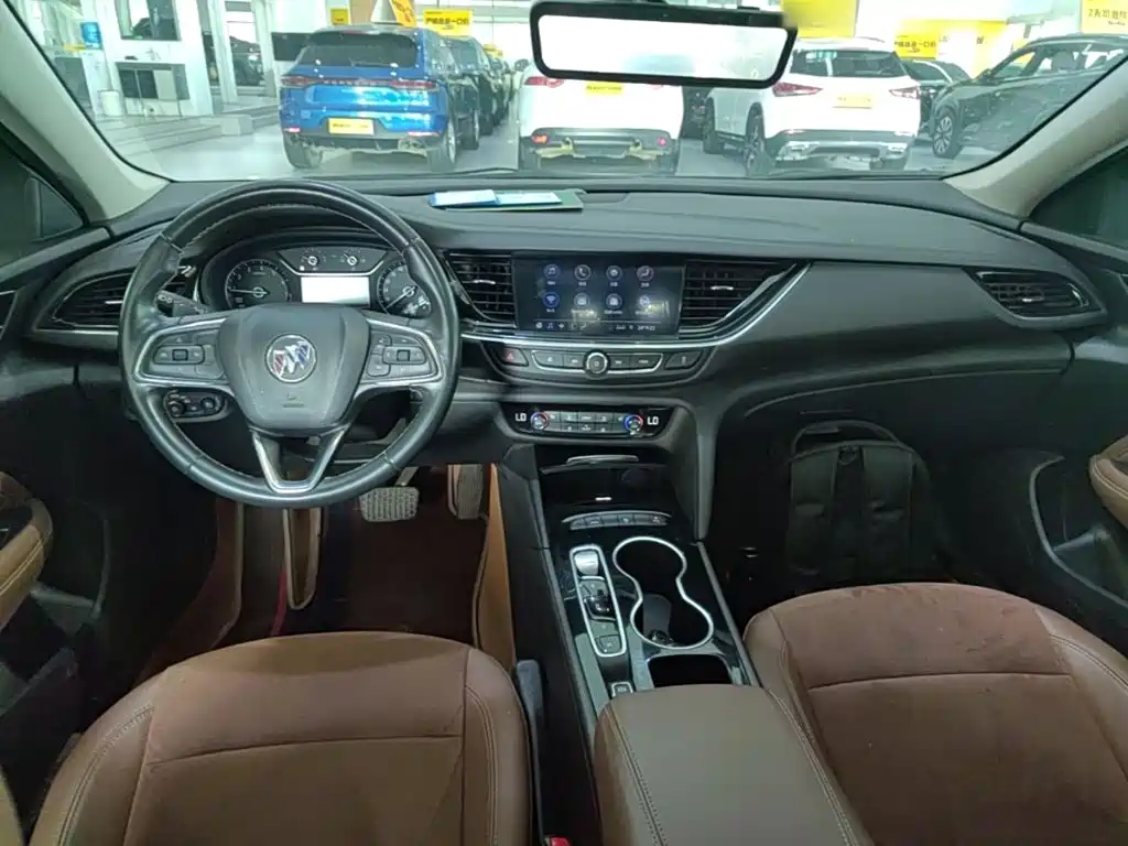 Photo 10 - Buick Regal