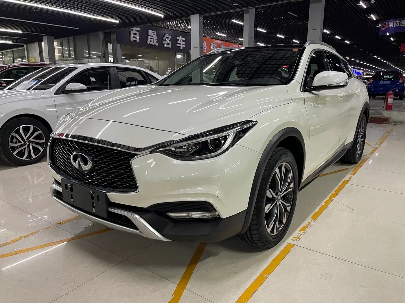 Infiniti QX30 2018 2017 Model 1.6T 2WD Sport