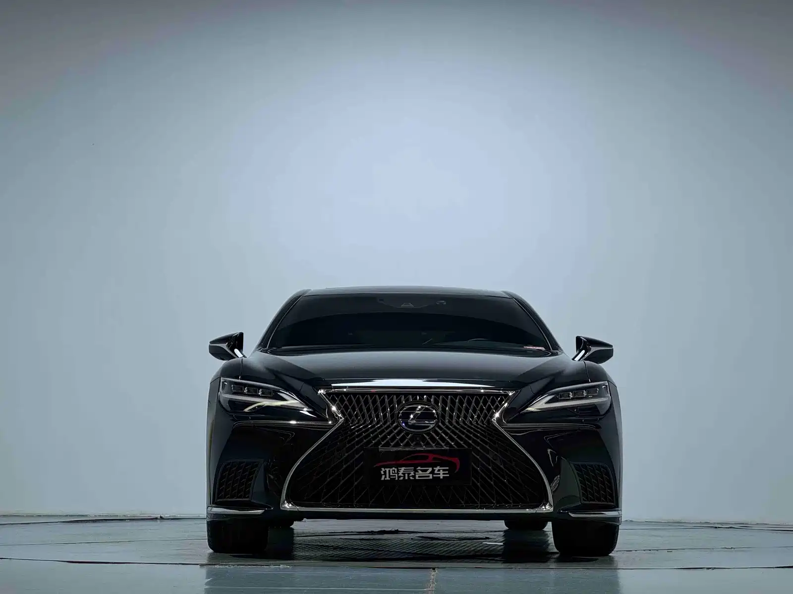 Фото 3 - Lexus LS