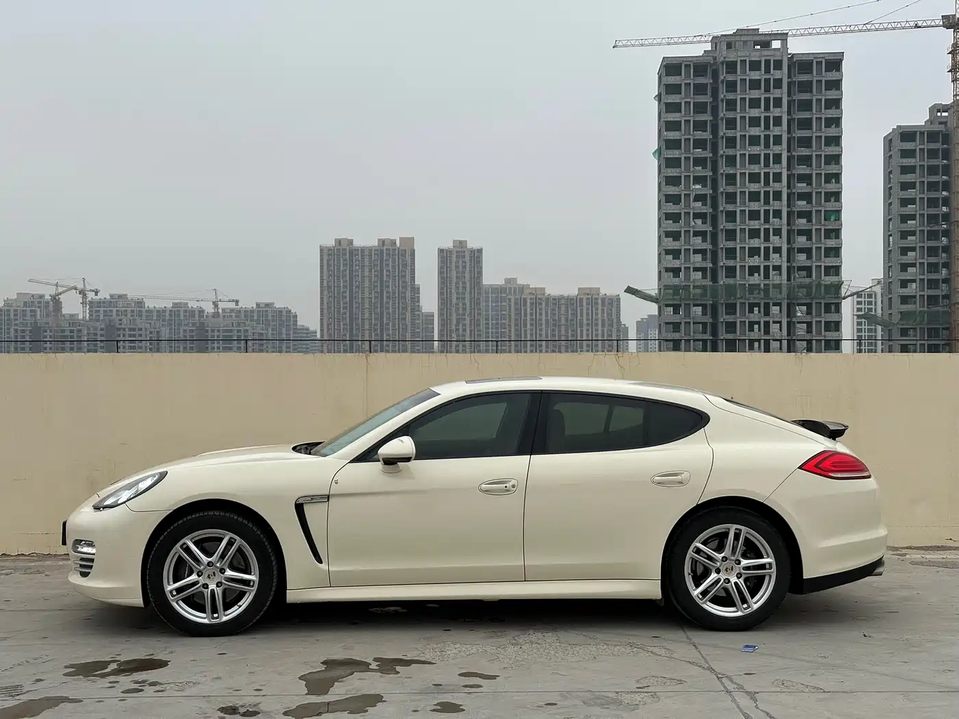 Porsche Panamera 2013 Panamera 4 Platinum Edition 3.6L фото 19