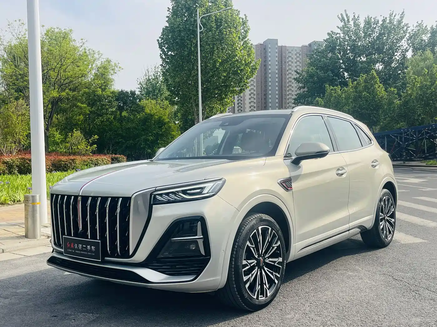 Hongqi HS5 2023 2.0T 4WD Flag Leader Pro