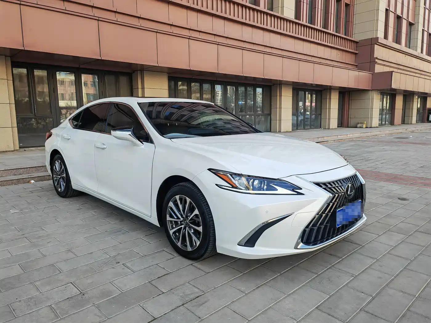 Lexus ES 2022 200 Excellence Edition фото 3