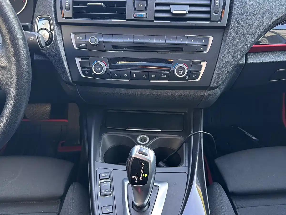 BMW 1 Series (Import) 2013 Facelift 118i Sport Model фото 27