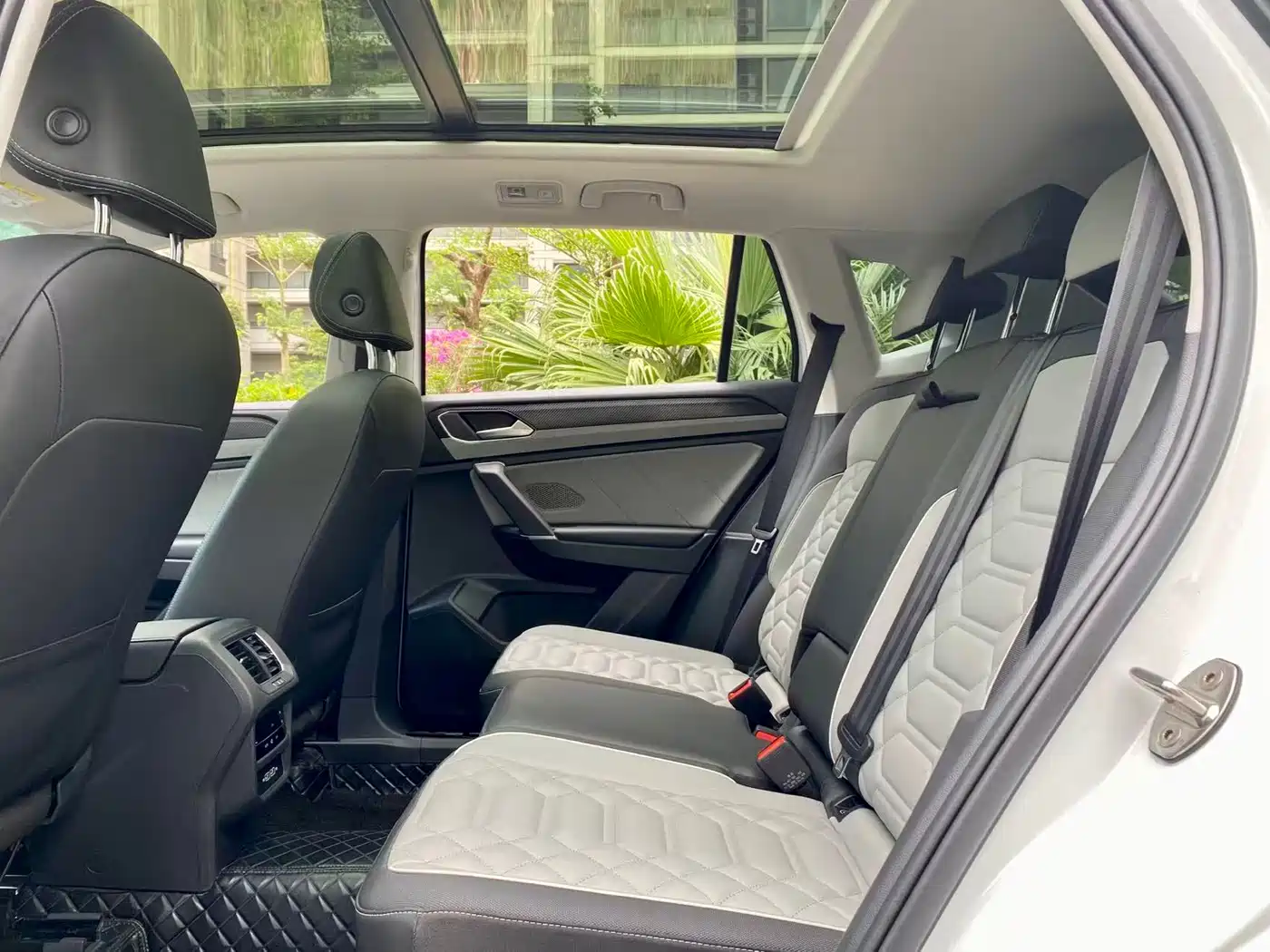 Volkswagen Tayron 2024 330TSI 2WD Luxury Plus Advanced фото 5