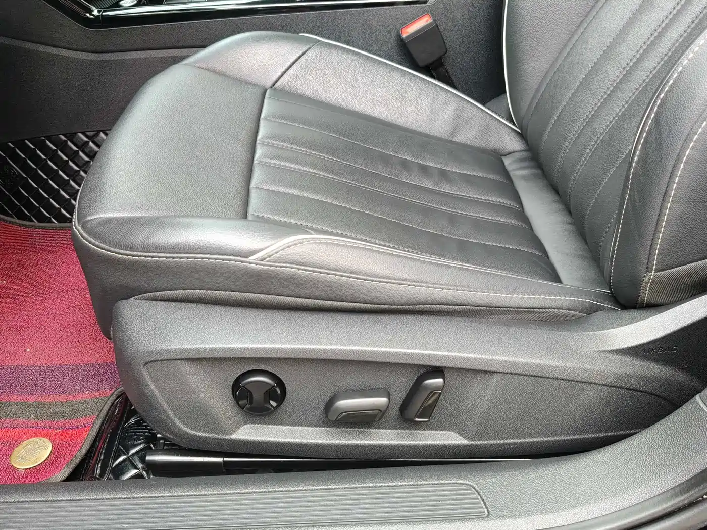 Volkswagen Passat 2022 330TSI Starlight Elite Edition фото 23