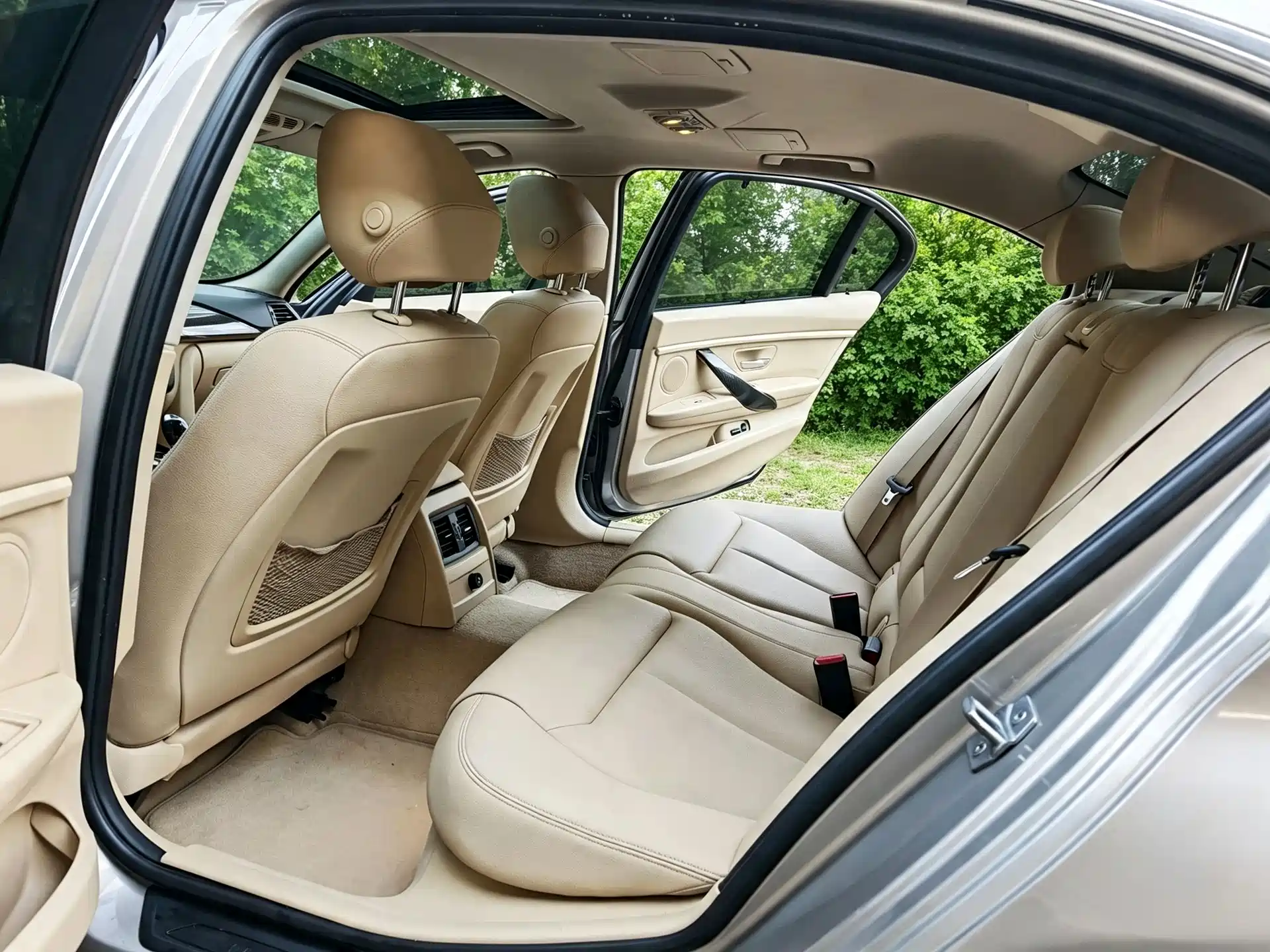 Photo 5 - BMW 3 Series