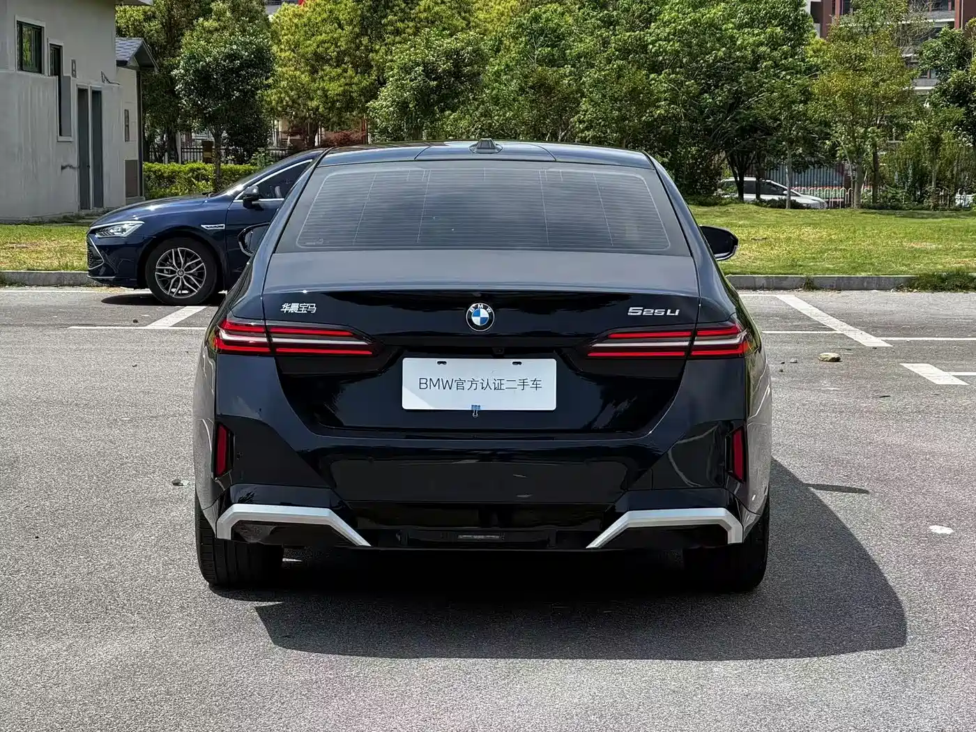 BMW 5 Series 2024 525Li M Sport Package фото 16